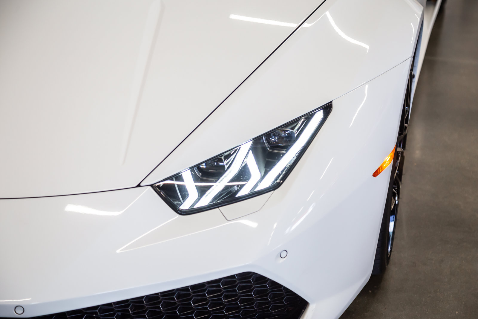 Used 2017 Lamborghini Huracan LP 610-4 AWD/4WD image 26