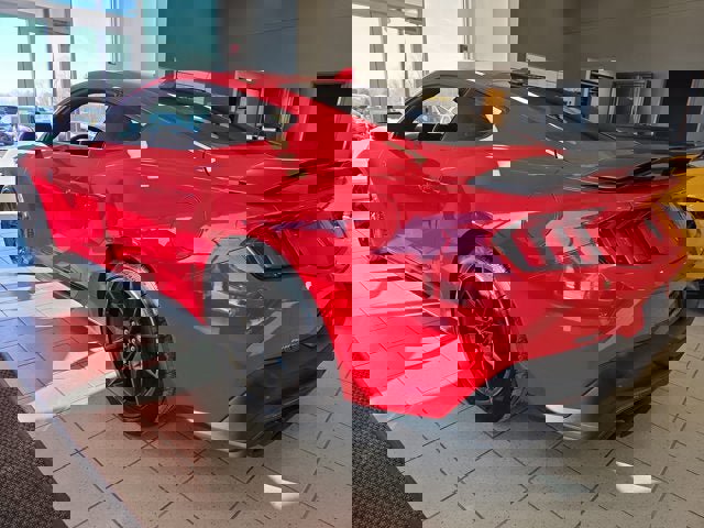 Used 2025 Ford Mustang Dark Horse image 3