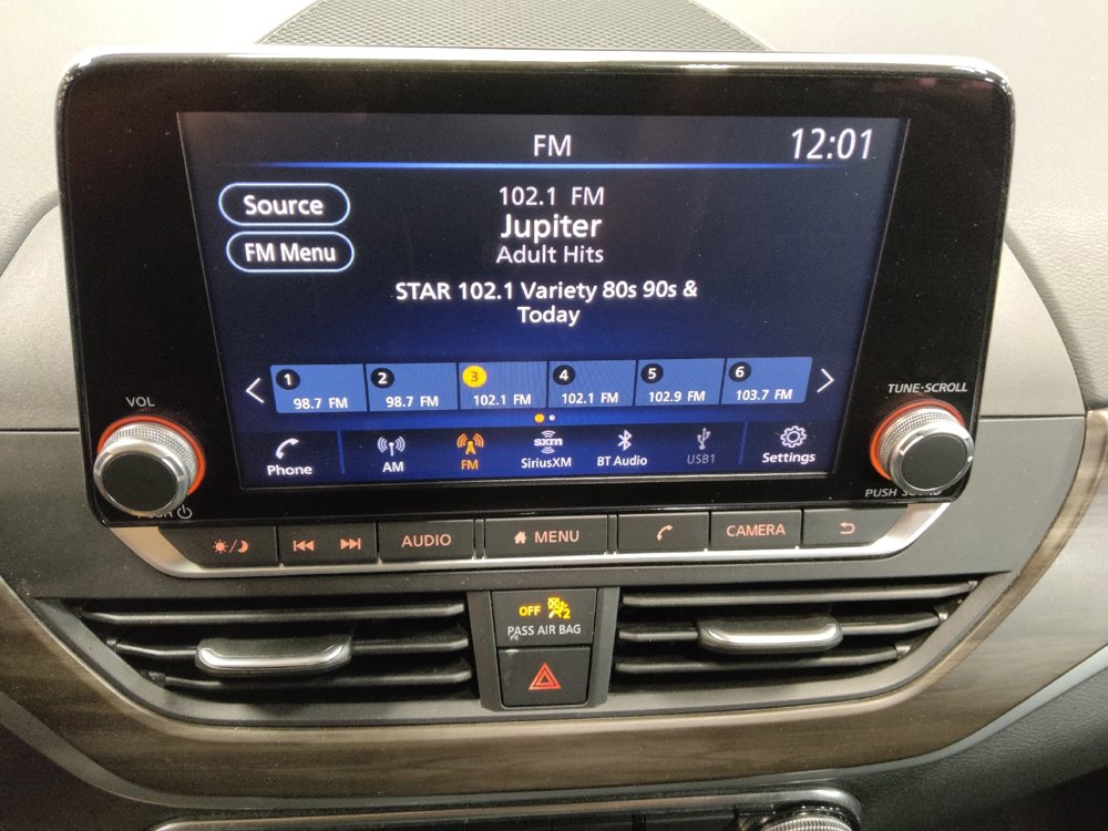 Used 2024 Nissan Altima 2.5 SV image 25