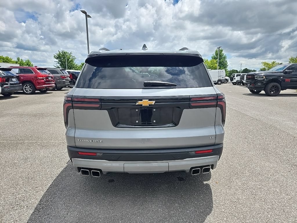 Used 2024 Chevrolet Traverse LT FWD image 6
