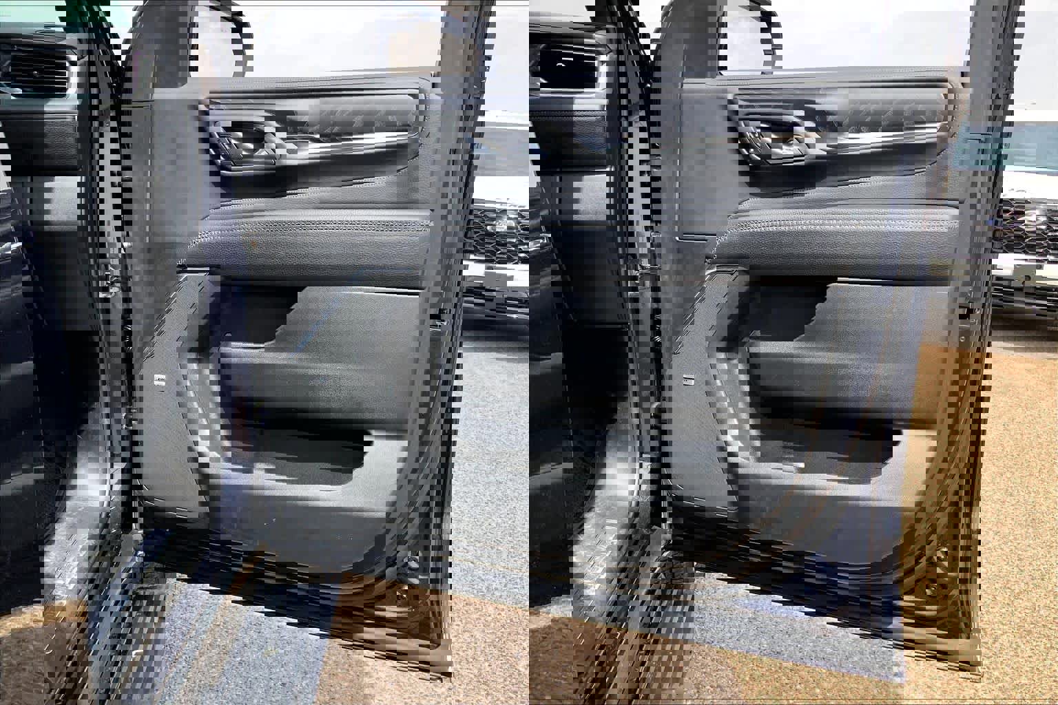 Used 2023 GMC Yukon XL Denali image 23