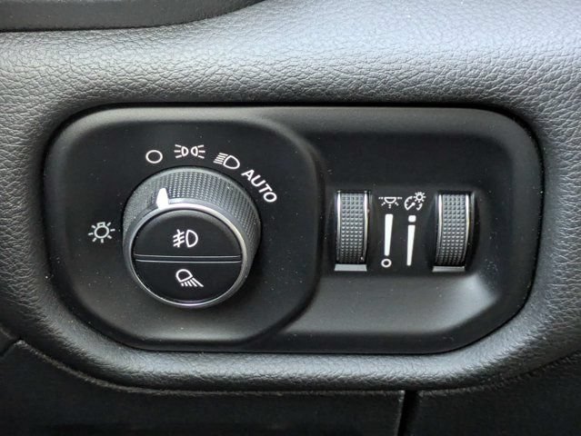 Used 2025 RAM 1500 Big Horn AWD/4WD image 24