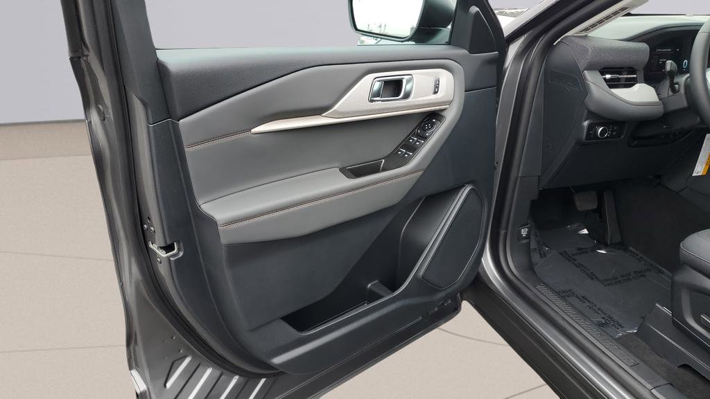 New 2026 Ford Explorer Active image 13