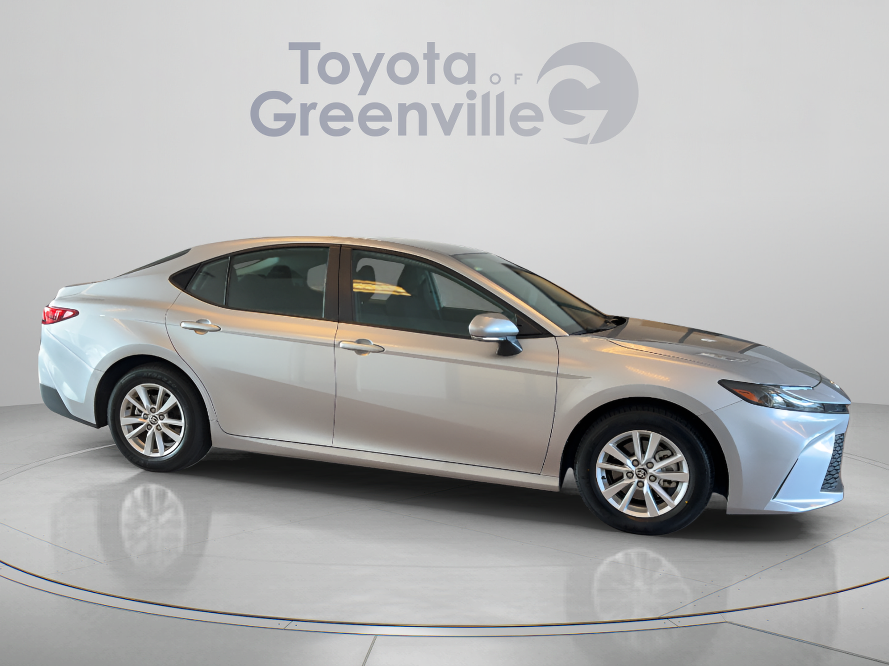 Used 2025 Toyota Camry LE FWD image 7