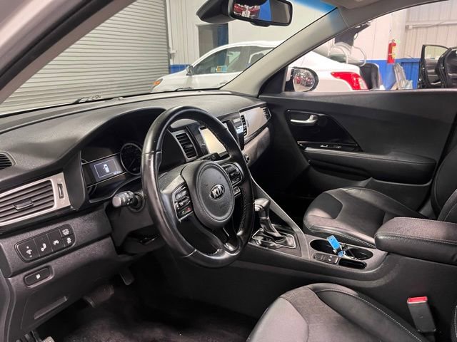 Used 2018 Kia Niro EX image 22