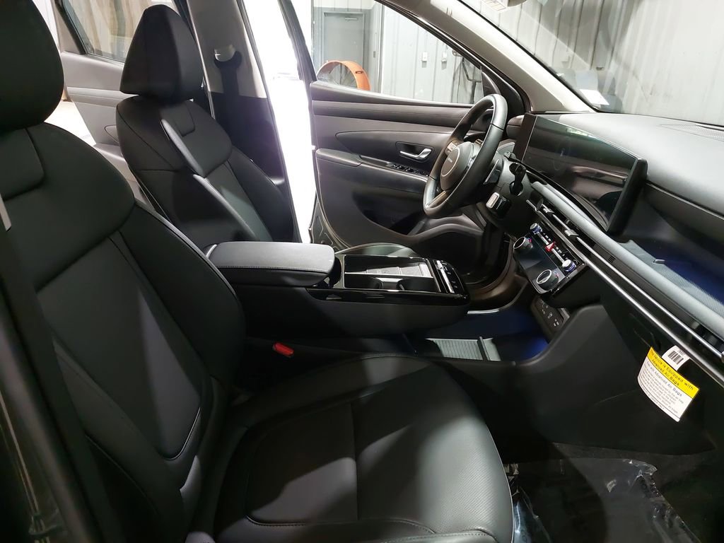 Certified 2025 Hyundai Tucson SEL AWD/4WD image 10