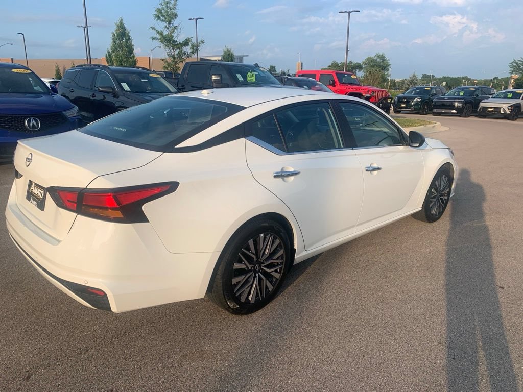 Used 2025 Nissan Altima 2.5 SV FWD image 5