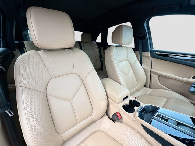 Used 2024 Porsche Macan Turbo image 32