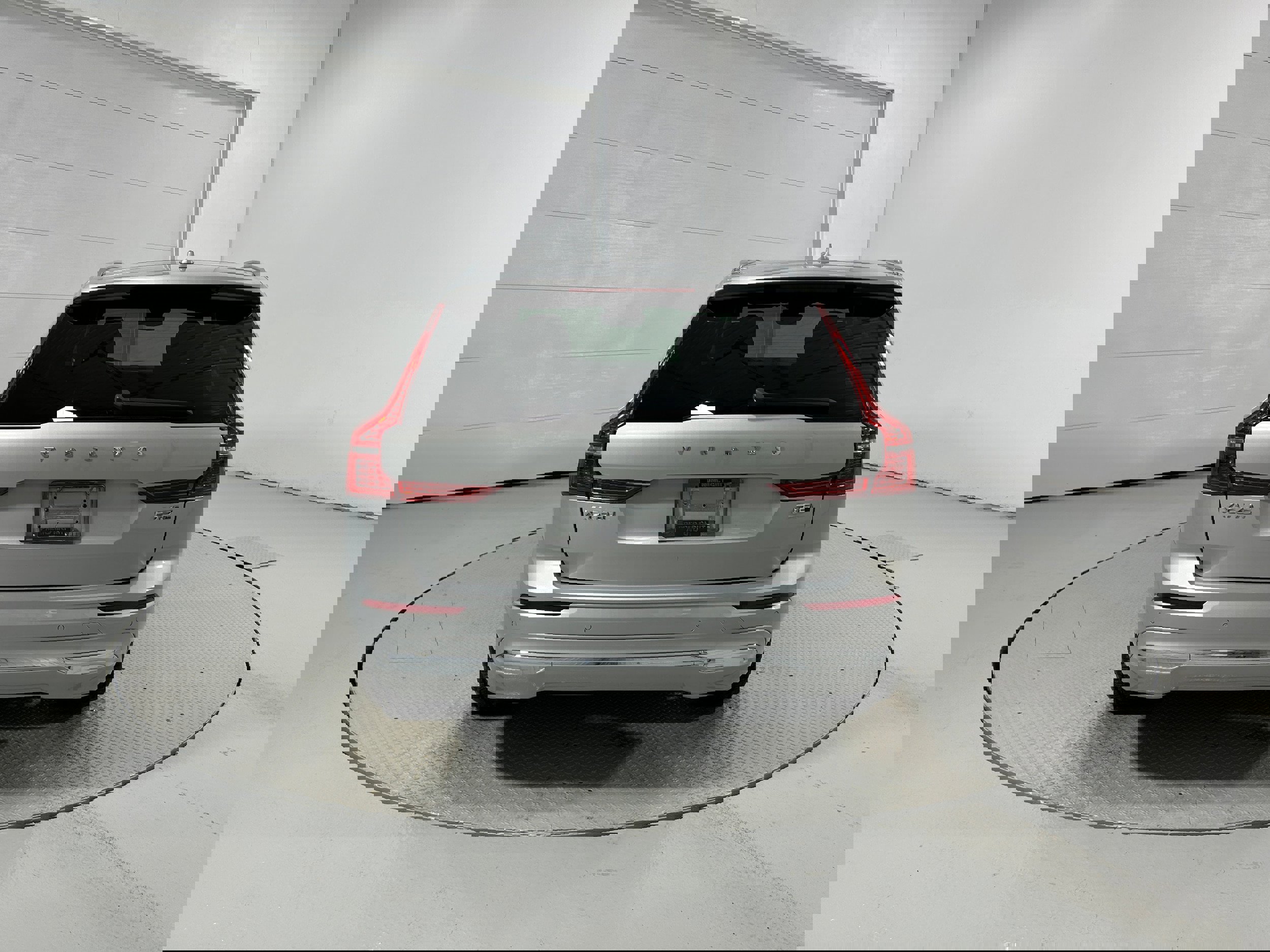 Used 2023 Volvo XC60 B5 Plus image 30