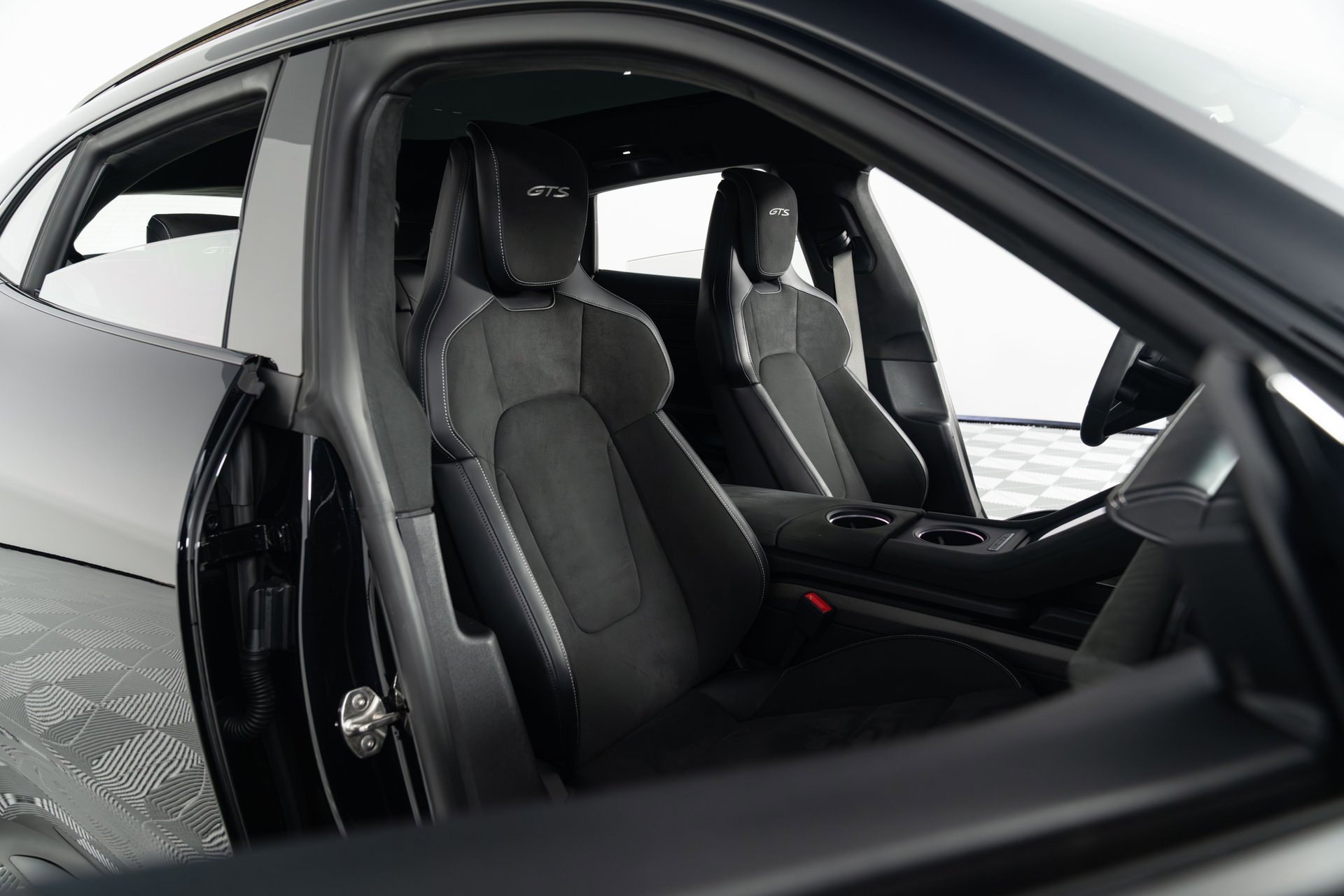Used 2024 Porsche Taycan GTS AWD/4WD image 19