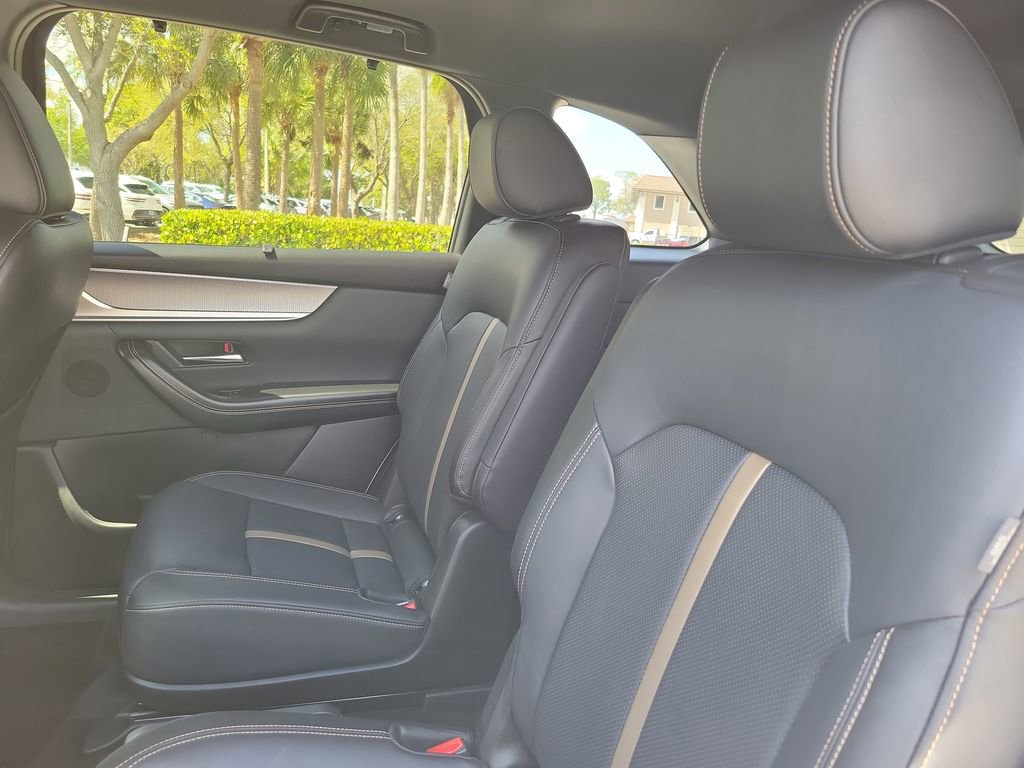 Used 2025 MAZDA CX-90 3.3 Turbo w/ Premium Plus Pkg image 17