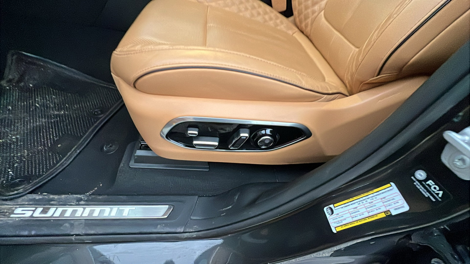 Used 2024 Jeep Grand Cherokee L Summit image 17