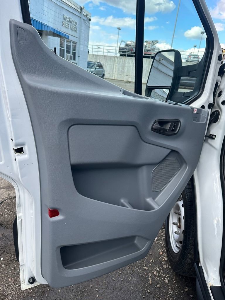 Used 2019 Ford Transit 250 138 RWD image 8