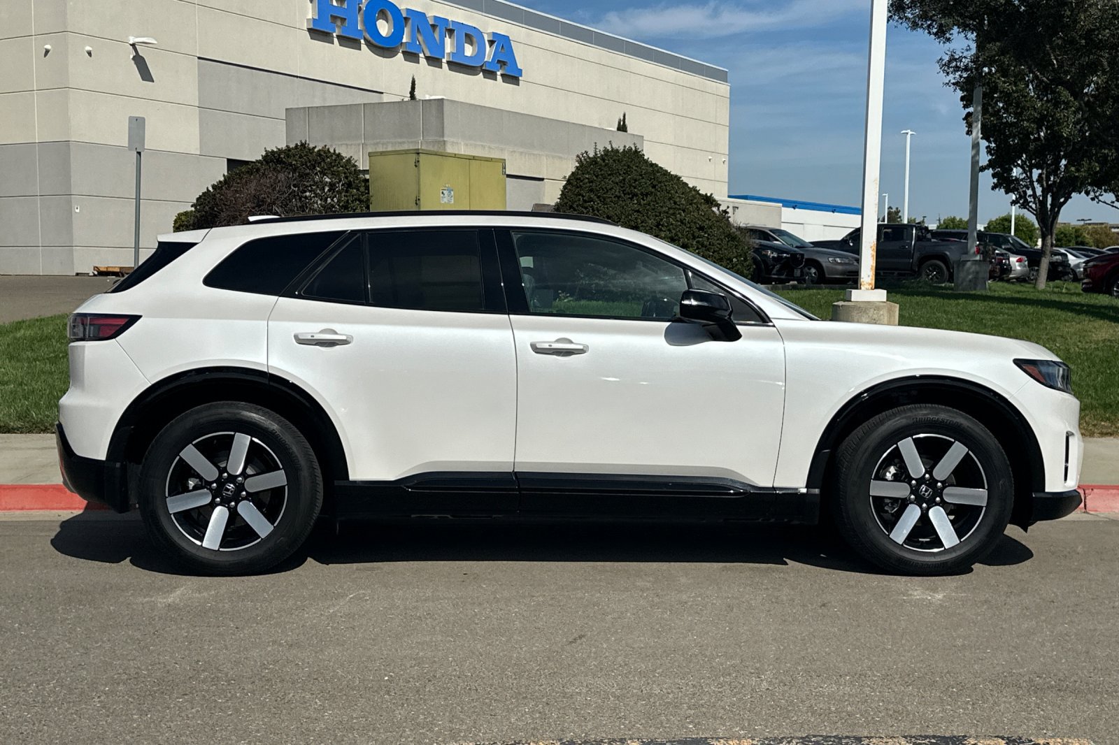Used 2024 Honda Prologue Touring image 3