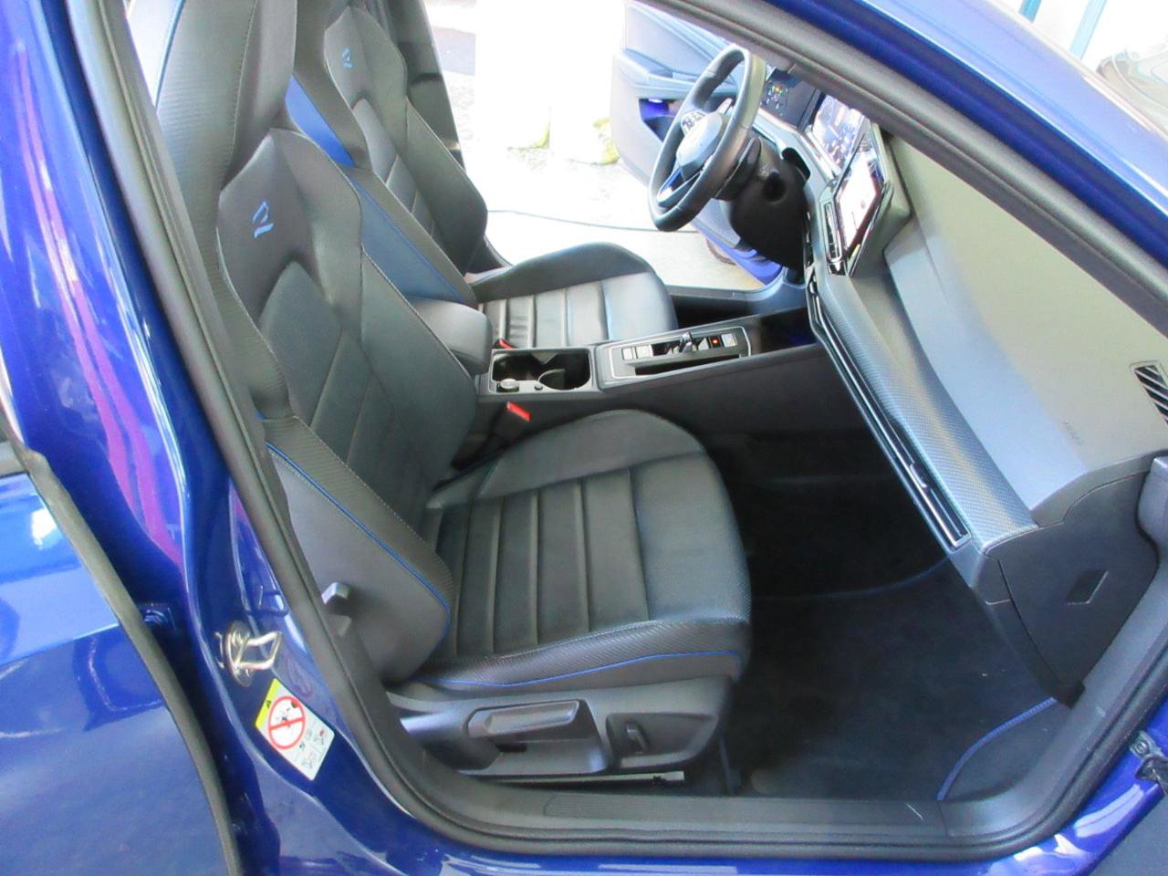 Used 2022 Volkswagen Golf R AWD/4WD image 23