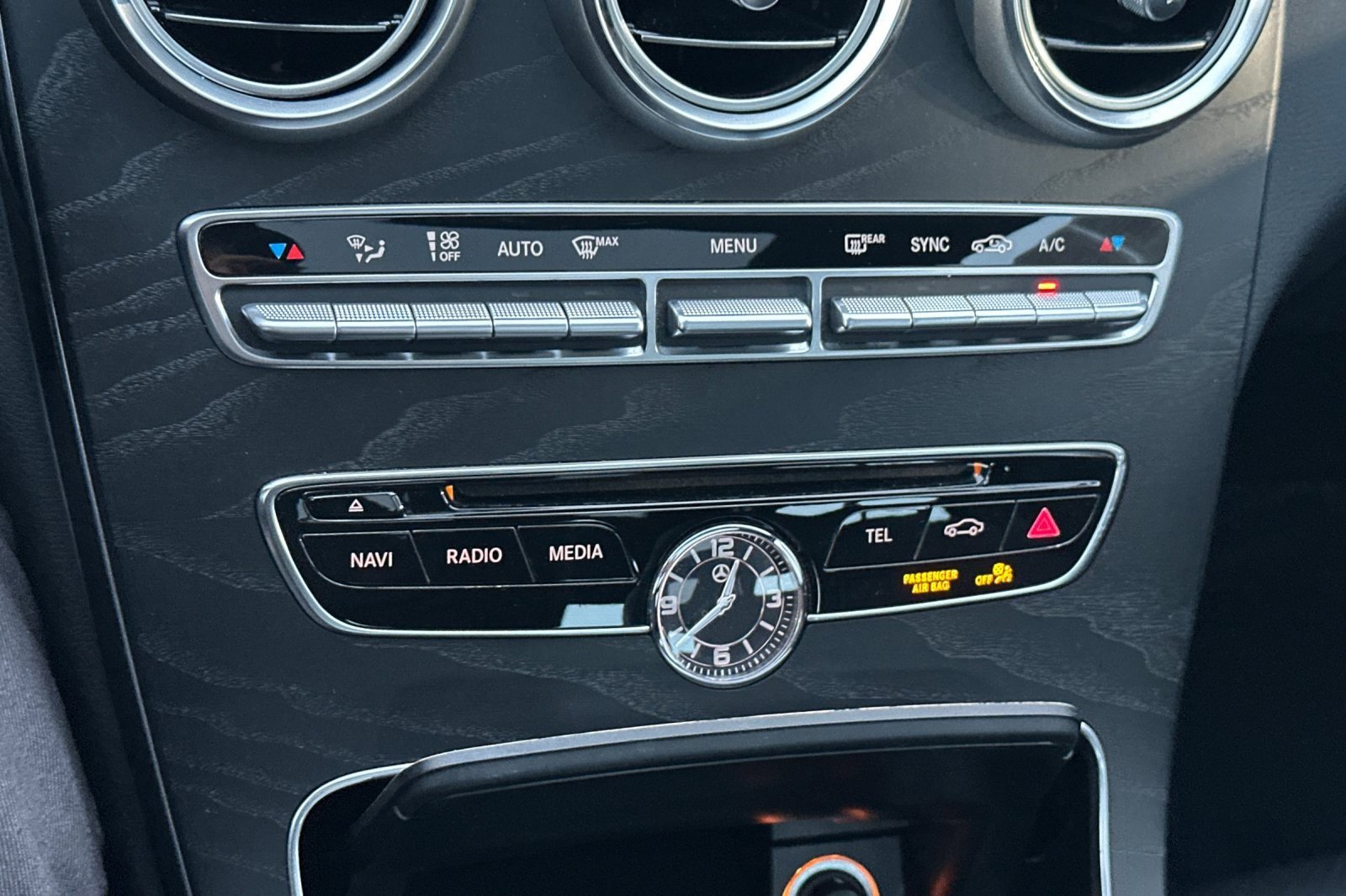 Used 2018 Mercedes-Benz C 300 Sedan w/ Premium Package image 18