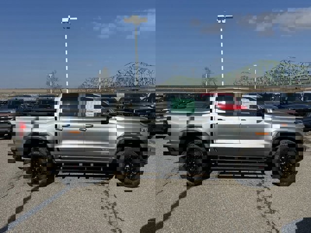 New 2026 GMC Canyon Elevation w/ Convenience Package image 6