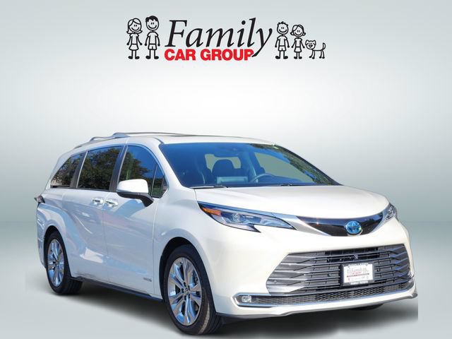 Certified 2021 Toyota Sienna Platinum FWD image 2