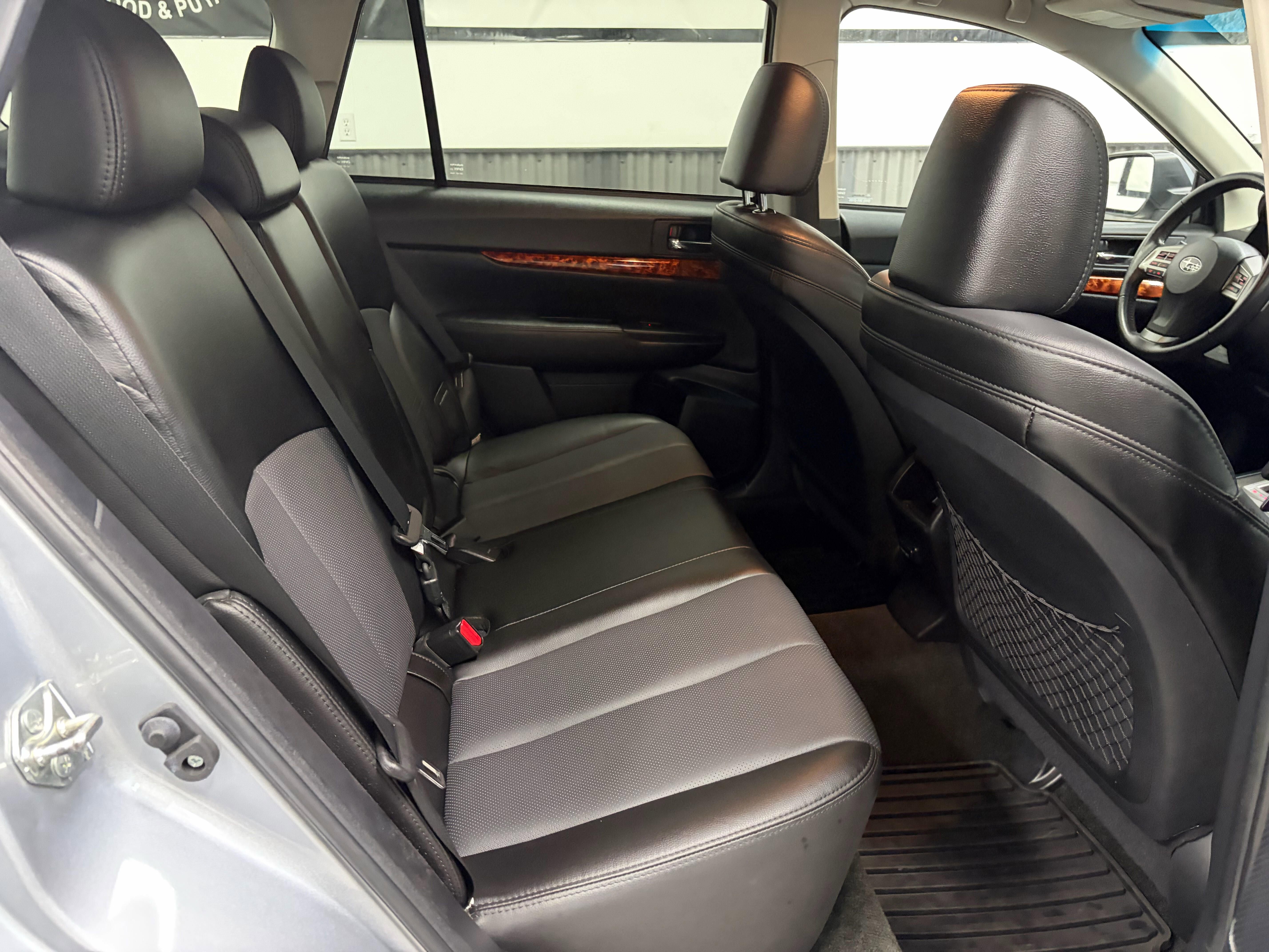 Used 2012 Subaru Outback 2.5i Limited image 22