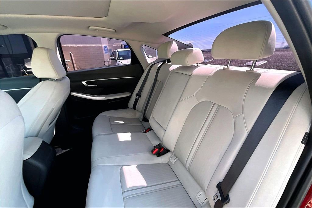 Certified 2024 Hyundai Sonata SEL w/ Convenience Package image 15