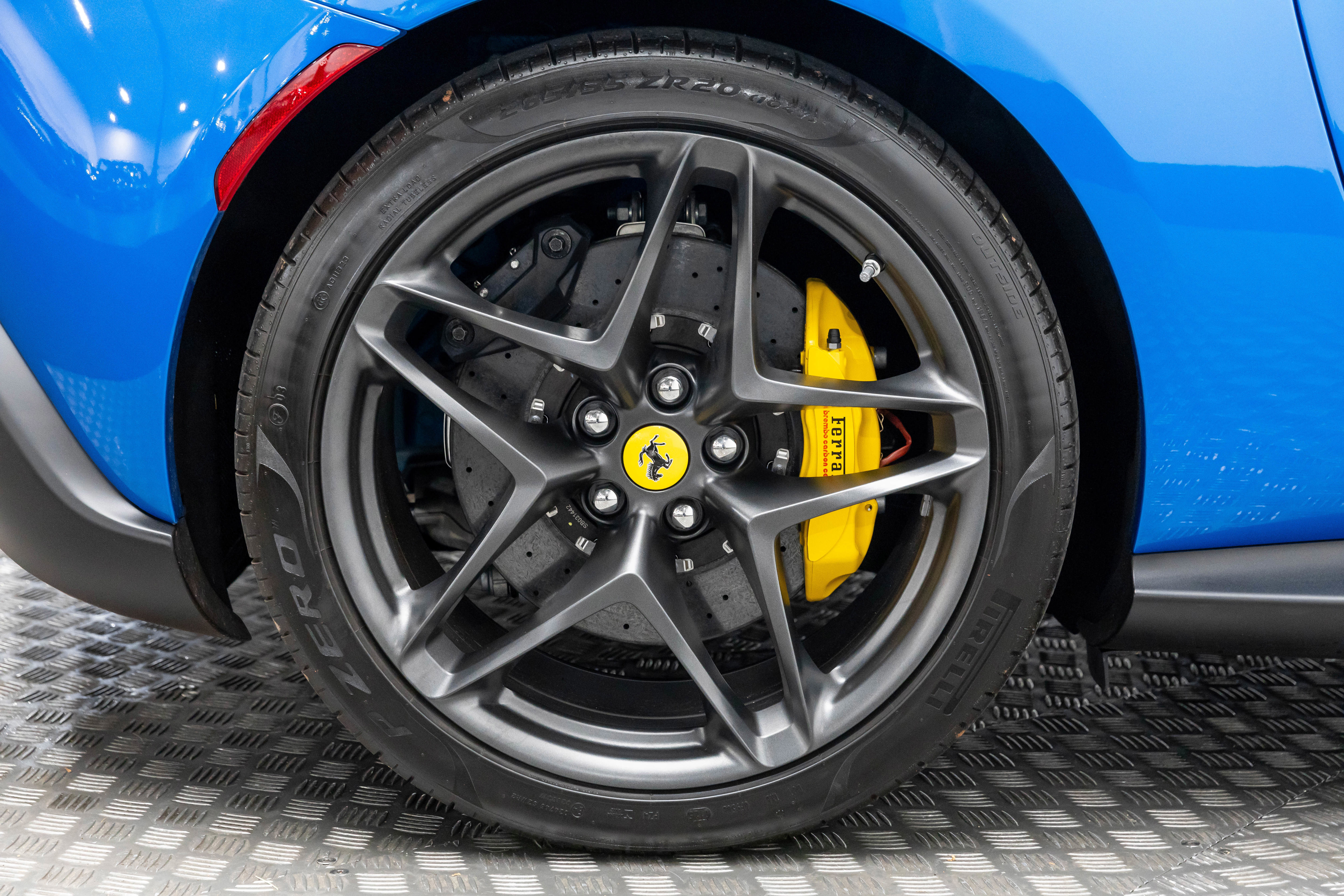 Certified 2025 Ferrari Roma Spider image 30