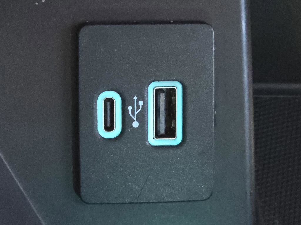 Used 2021 Ford F150 Lariat w/ Equipment Group 502A High image 9