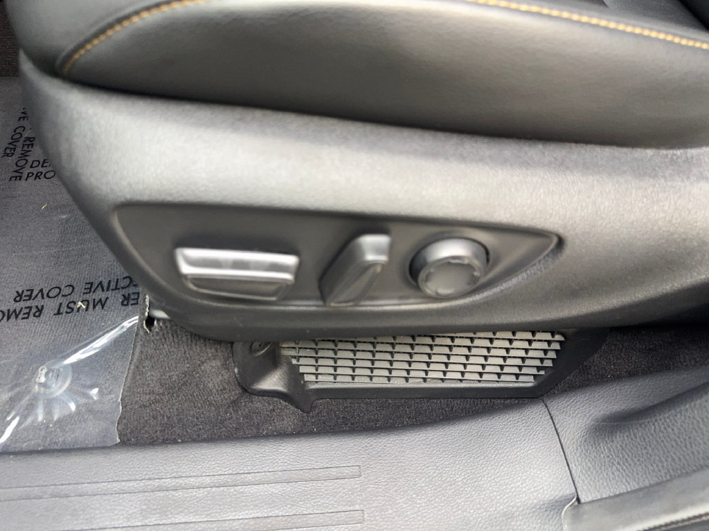 Used 2025 Toyota Sienna XLE Woodland Edition AWD/4WD image 33