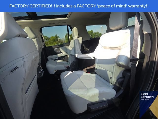 Used 2025 Ford Expedition Platinum w/ Driver's Package AWD/4WD image 27