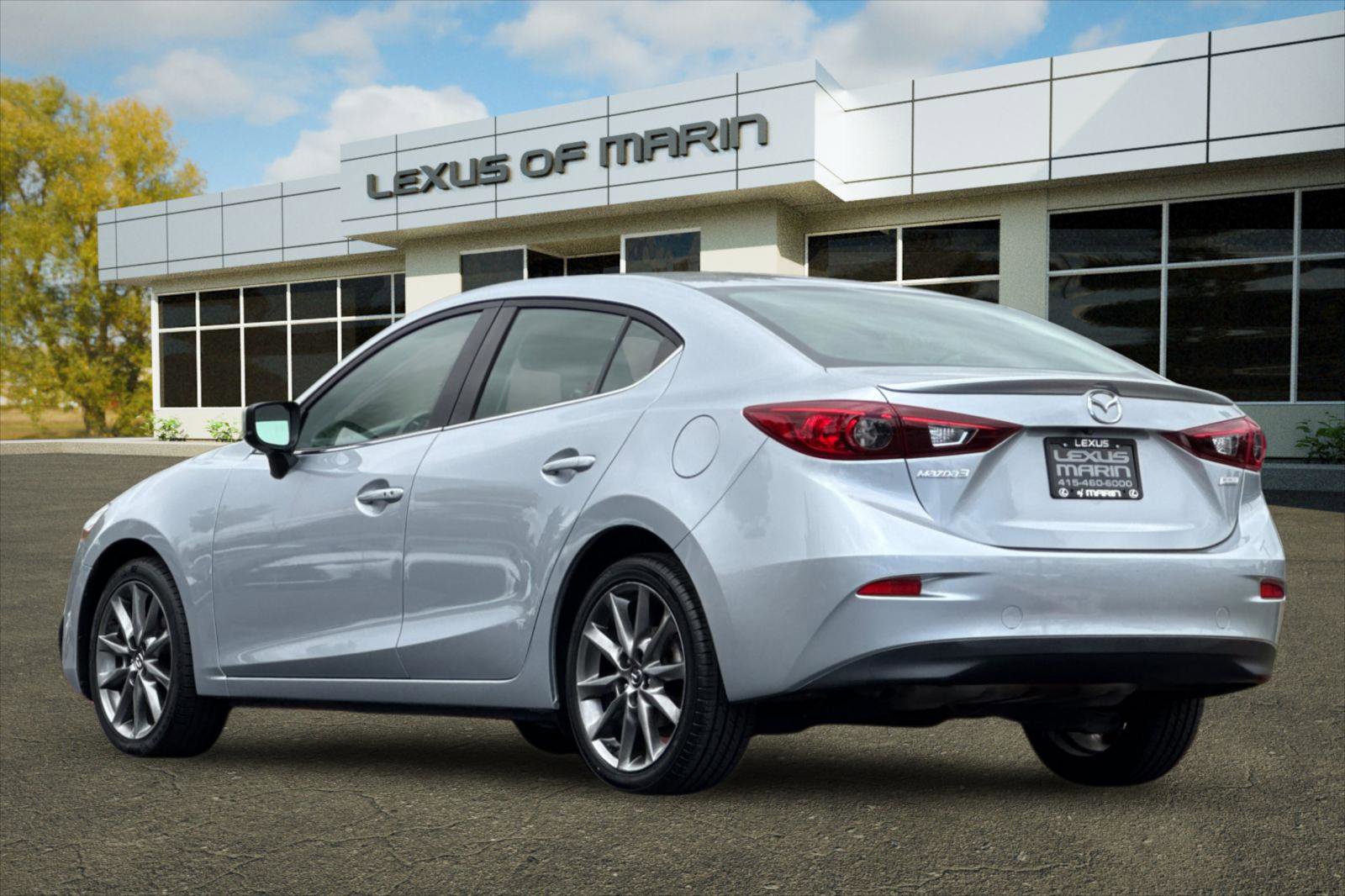 Used 2018 MAZDA MAZDA3 Touring FWD image 3