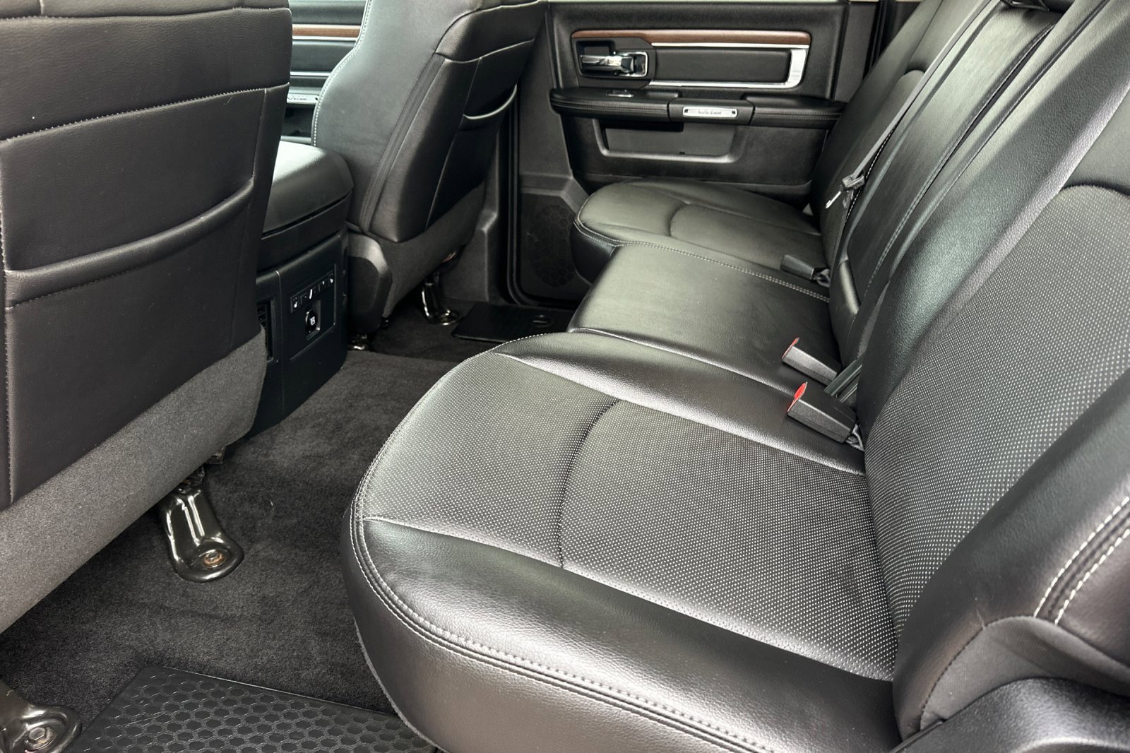 Used 2017 RAM 2500 Laramie w/ Sport Appearance Group image 12