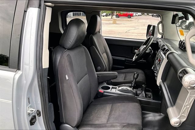 Used 2014 Toyota FJ Cruiser 4WD w/ Convenience Package image 29