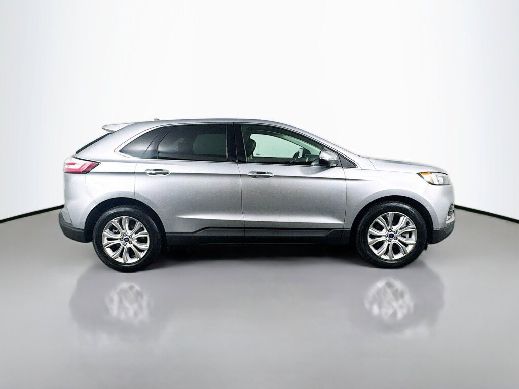 Used 2022 Ford Edge Titanium image 6