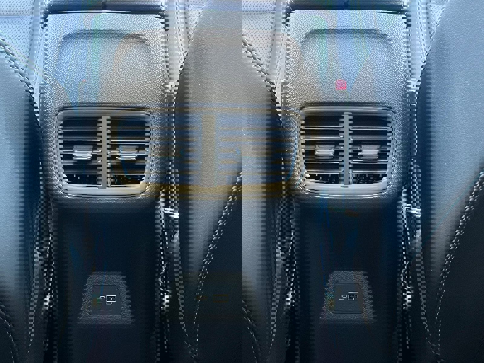 Used 2025 Buick Envision Preferred image 18