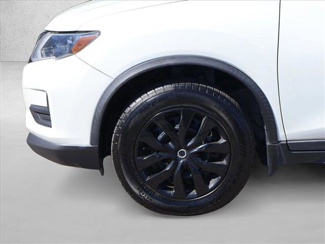 Used 2018 Nissan Rogue S image 27
