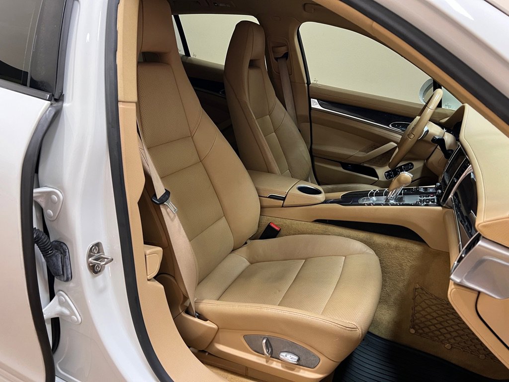 Used 2013 Porsche Panamera 4 image 34