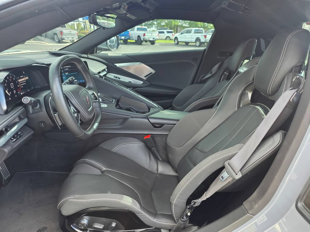 Used 2025 Chevrolet Corvette Z06 RWD image 15