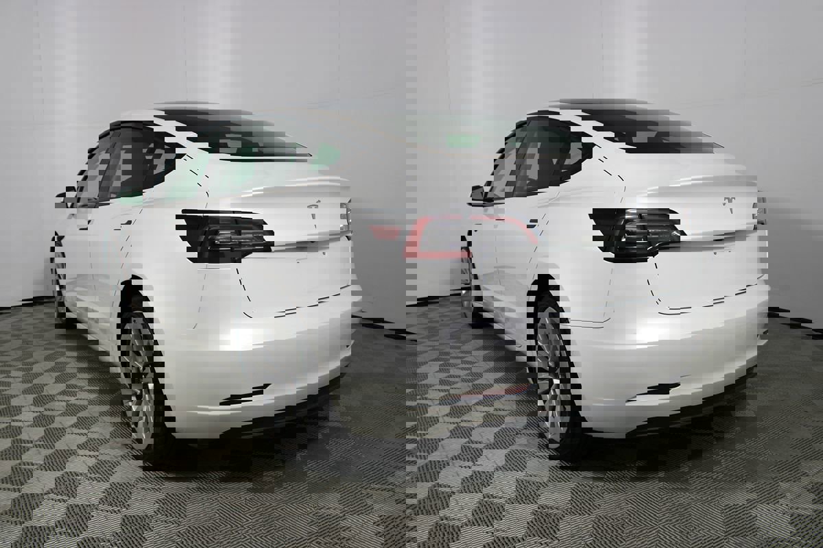 Used 2023 Tesla Model 3 Standard Range image 28