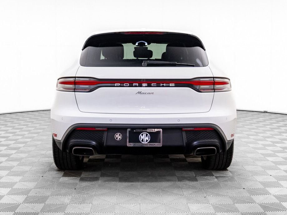 Certified 2025 Porsche Macan image 10
