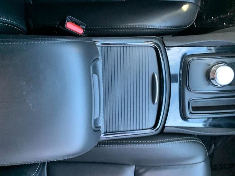 Used 2018 Chrysler 300 S image 32