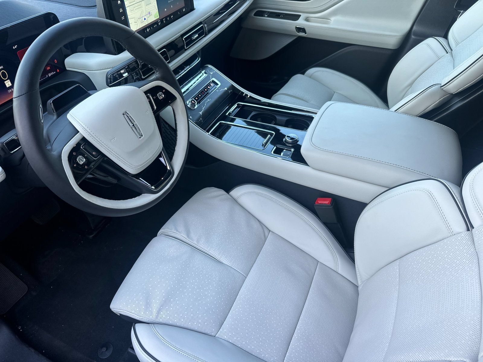 New 2026 Lincoln Aviator Black Label w/ Black Label Special Edition AWD/4WD image 9