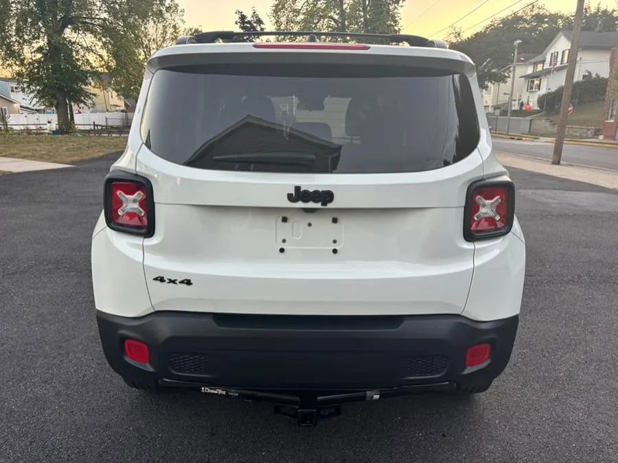 Used 2017 Jeep Renegade Altitude image 8