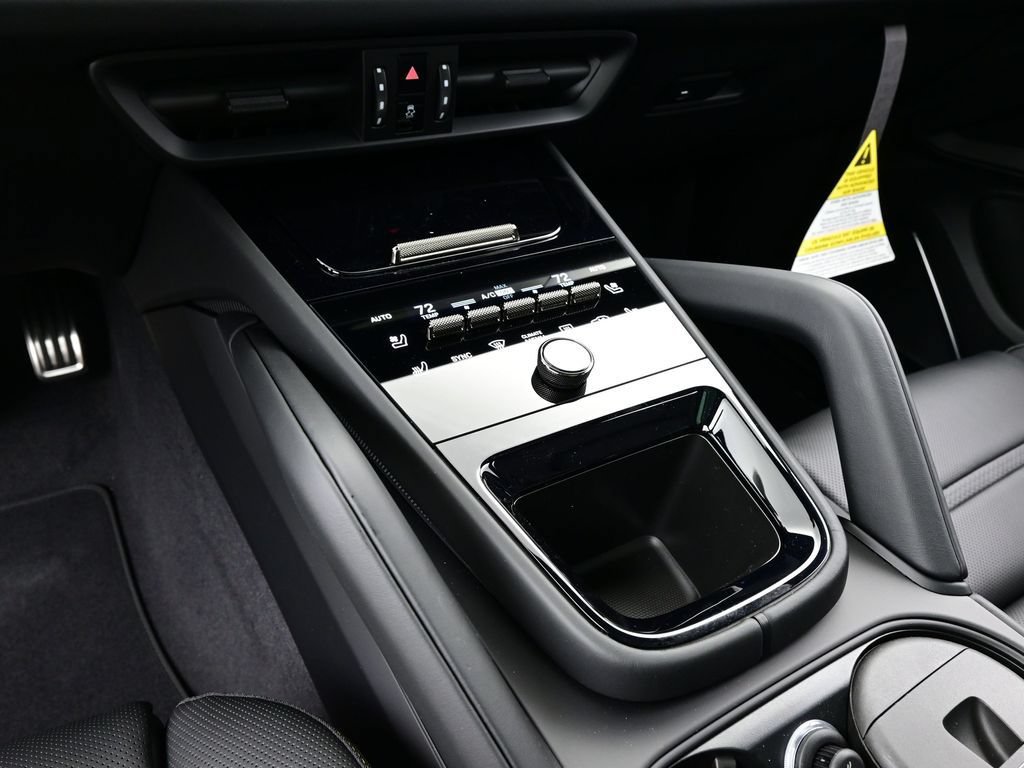 New 2026 Porsche Cayenne Turbo AWD/4WD image 11