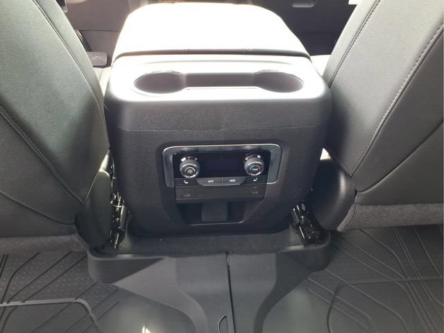 New 2026 Chevrolet Suburban LT w/ Comfort Package AWD/4WD image 16