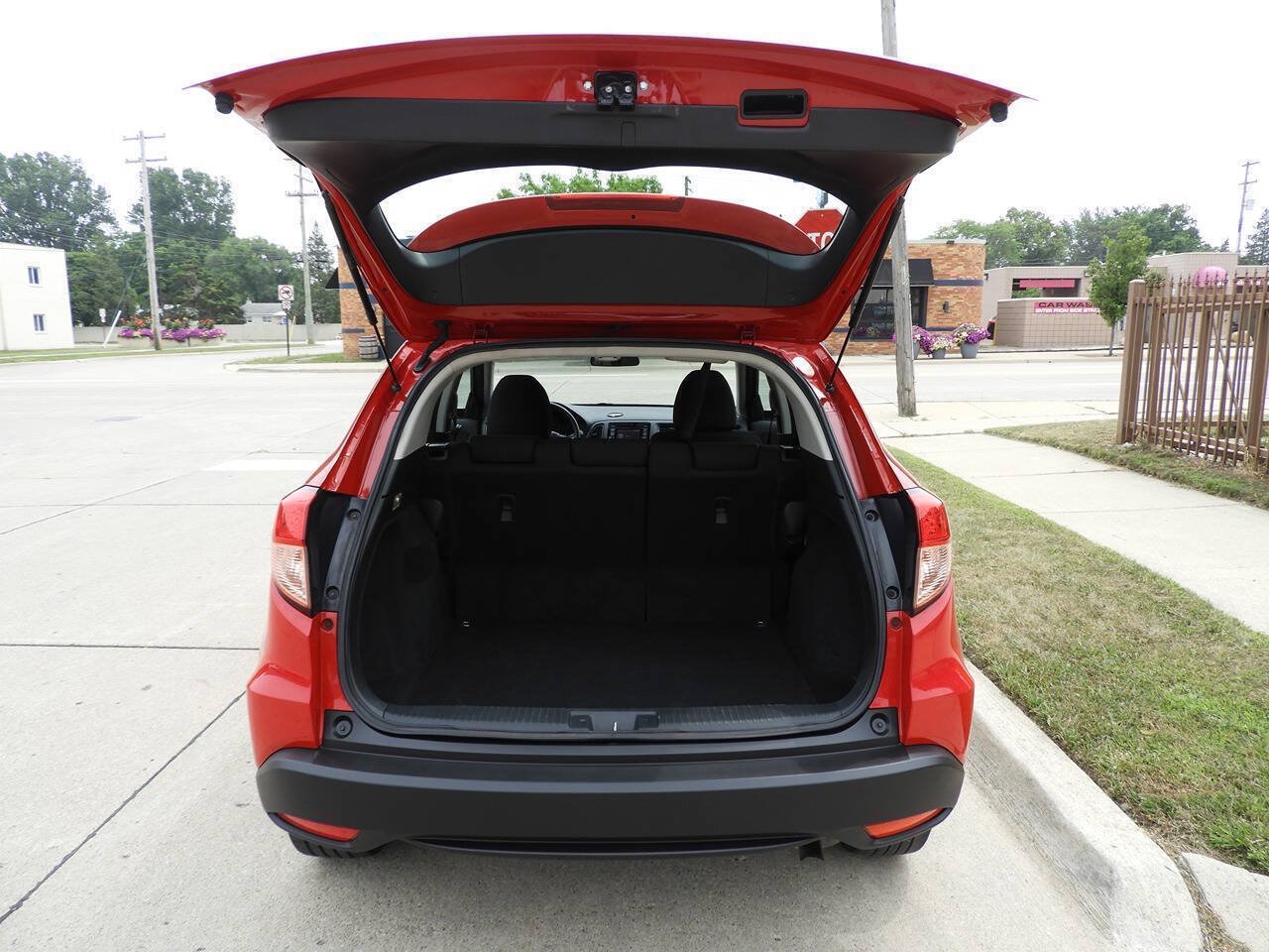 Used 2018 Honda HR-V LX image 22