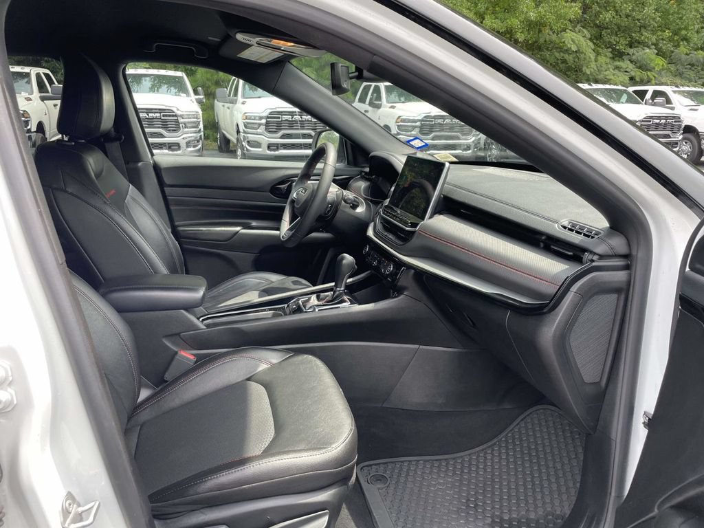 Certified 2025 Jeep Compass Trailhawk AWD/4WD image 15