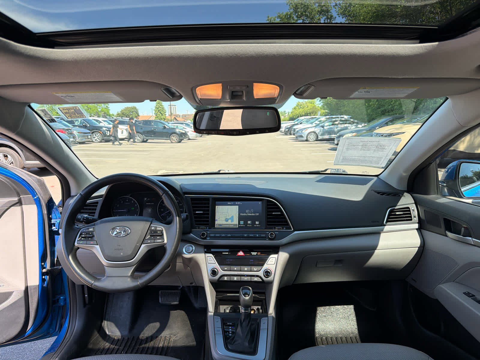 Used 2017 Hyundai Elantra Limited w/ Limited Tech Package 04 FWD image 7