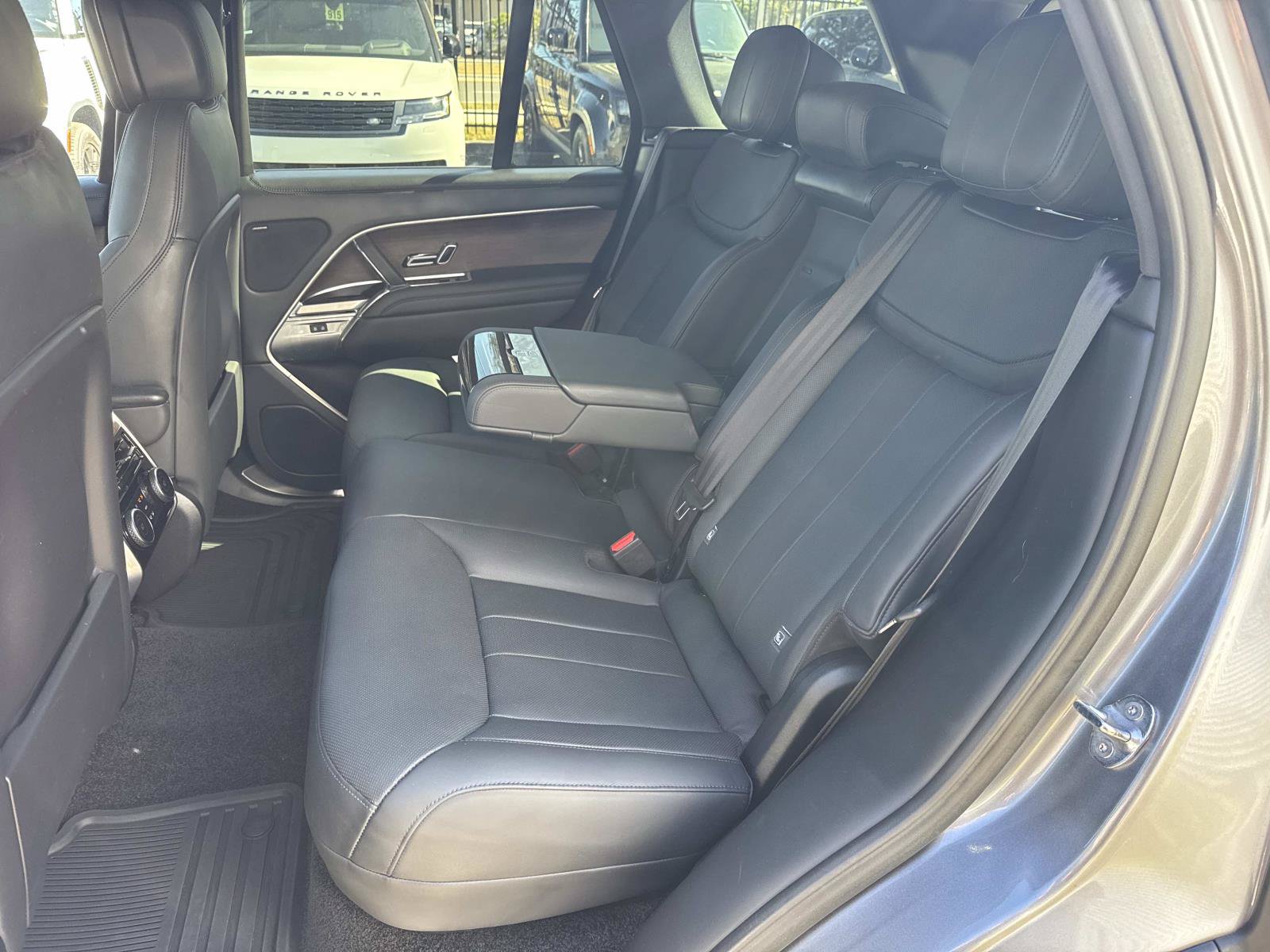 Certified 2023 Land Rover Range Rover SE AWD/4WD image 14