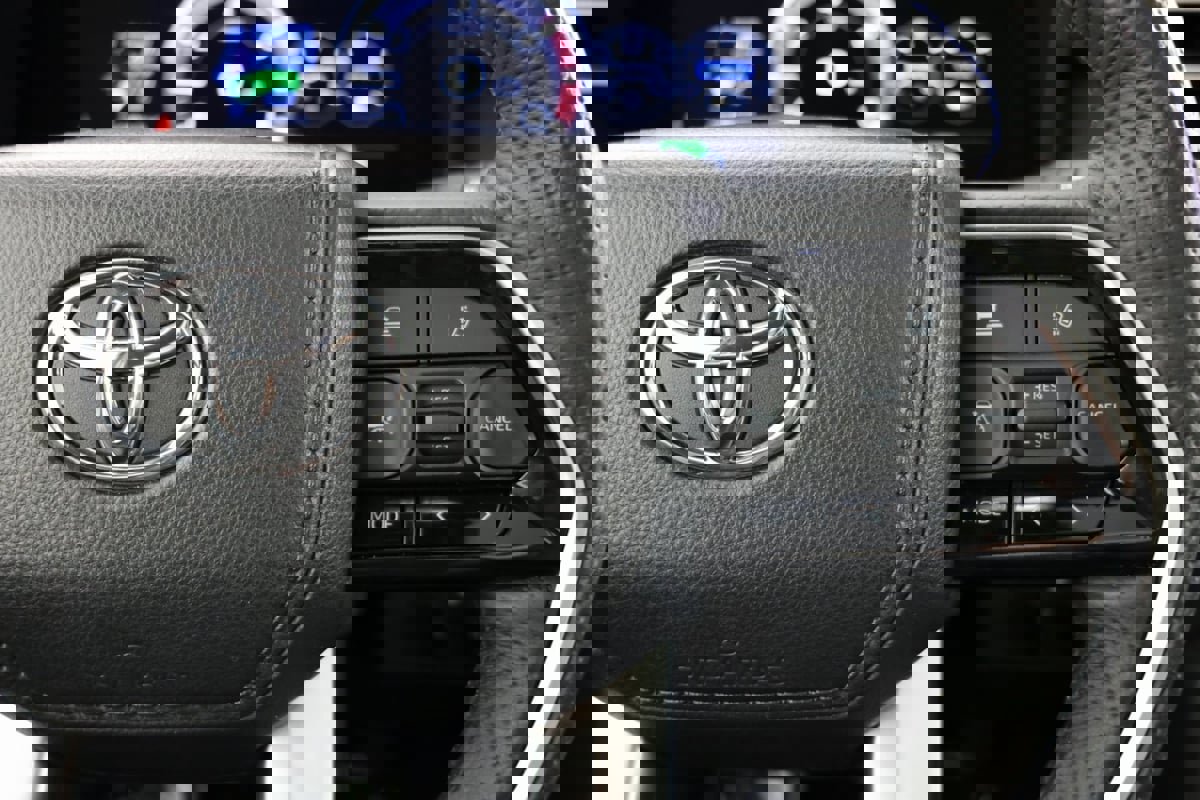 Used 2025 Toyota Sequoia Platinum image 31