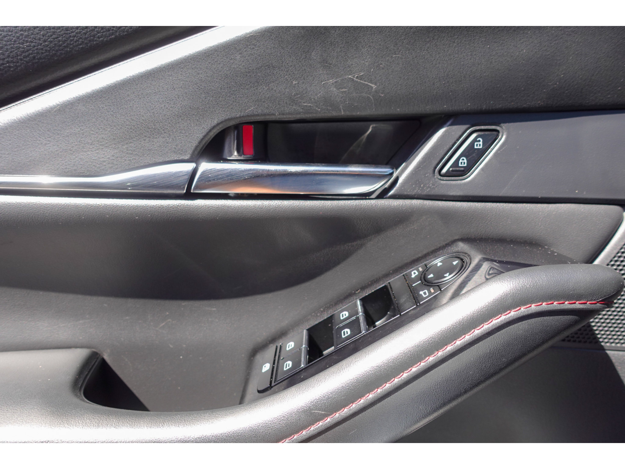 Used 2025 MAZDA CX-30 AWD 2.5 S w/ Preferred Package image 11