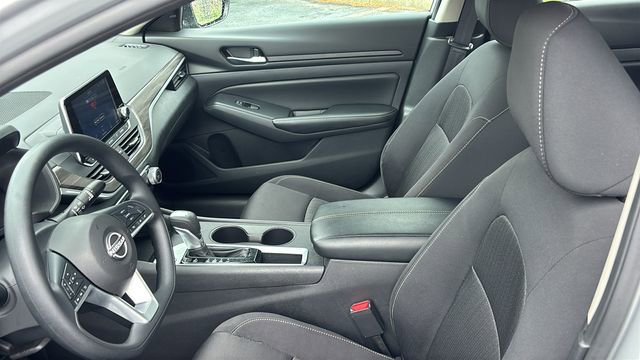 Used 2025 Nissan Altima 2.5 SV FWD image 26